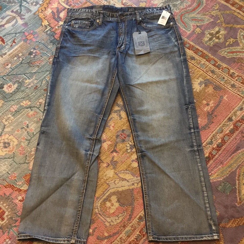 Mens Axel relaxed straight Jeans. Size 38x32. Nwt.